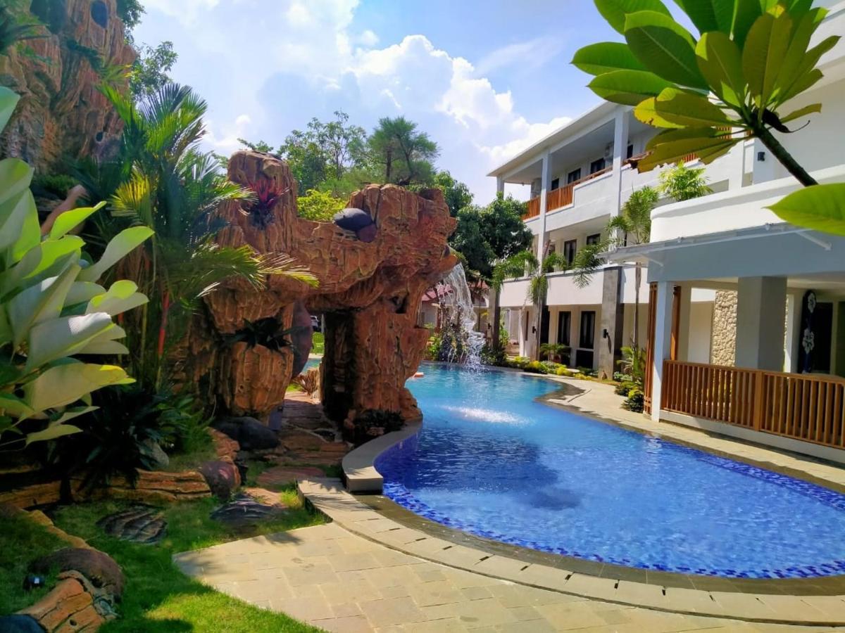 Long Beach Hotel Пангандаран Екстериор снимка