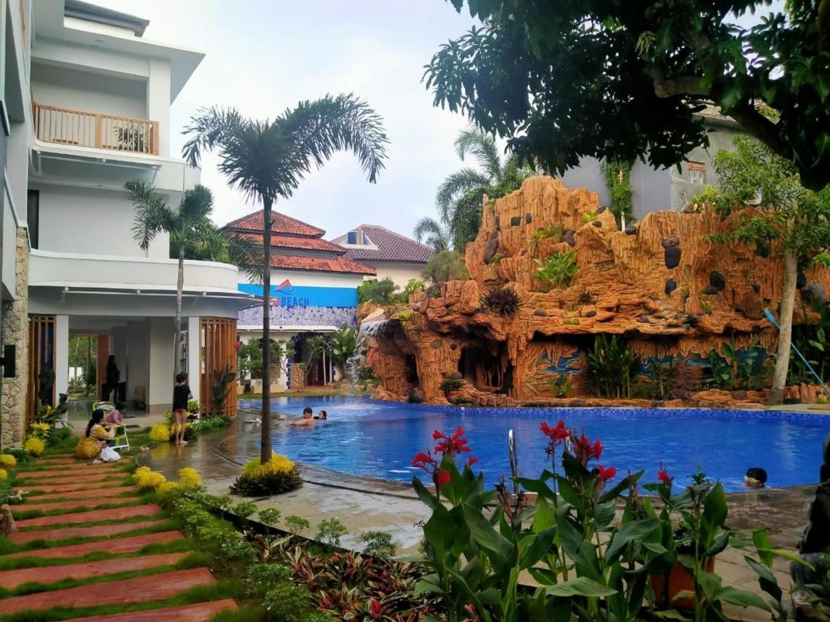 Long Beach Hotel Пангандаран Екстериор снимка