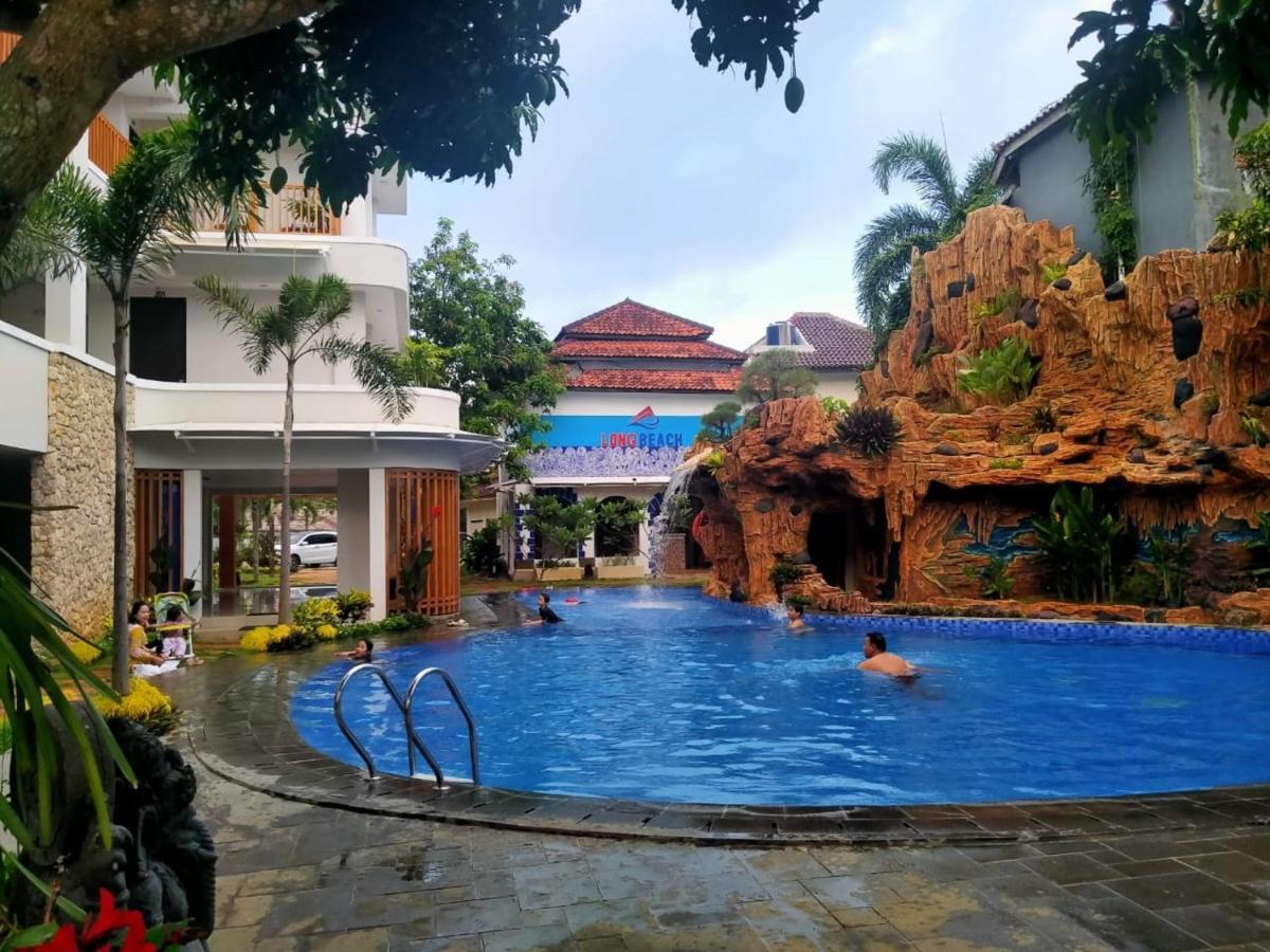 Long Beach Hotel Пангандаран Екстериор снимка