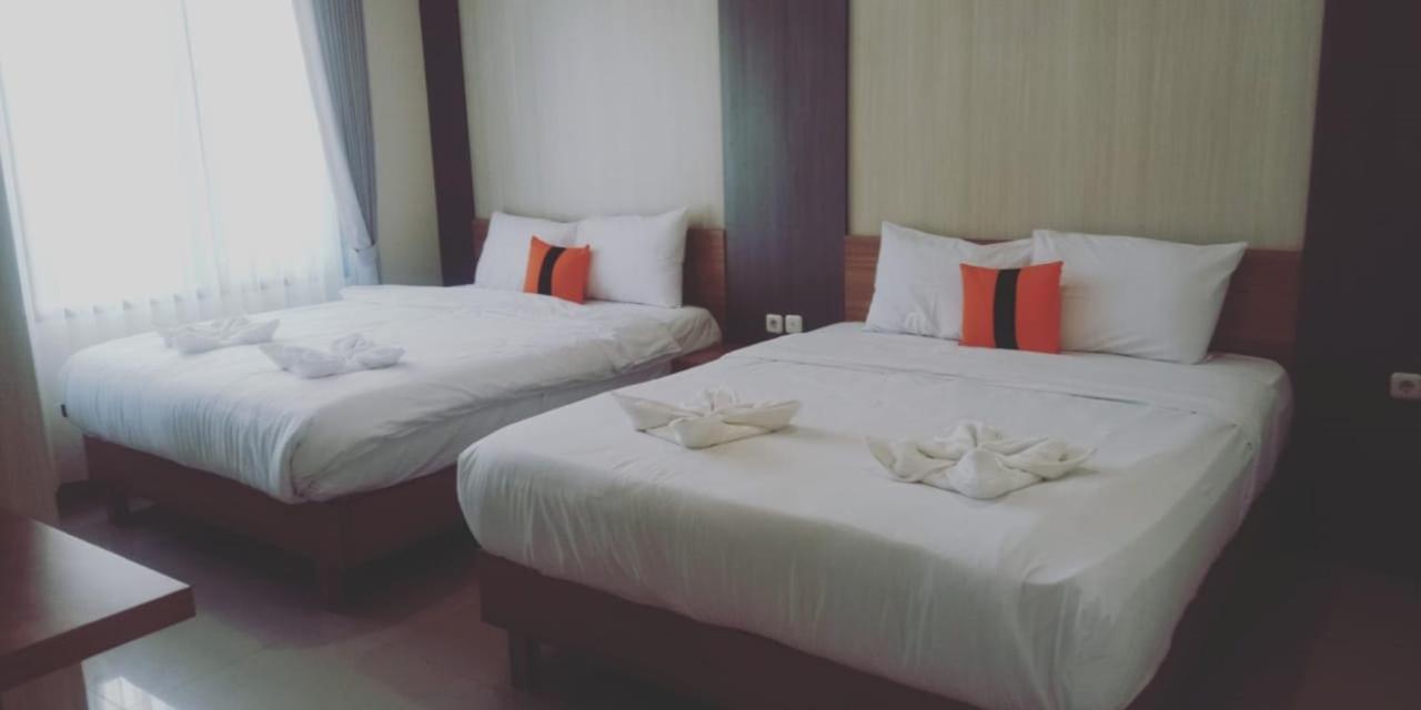 Long Beach Hotel Пангандаран Екстериор снимка